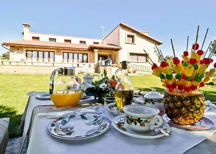 Casa Entre Piedras Y Estrellas Casa vacanze Gallegos de Sobrinos