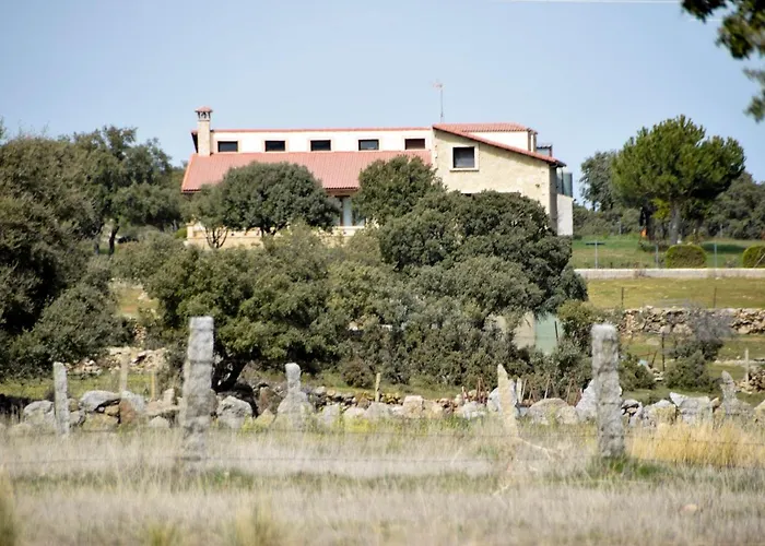 Casa Entre Piedras Y Estrellas Дом отдыха Gallegos de Sobrinos